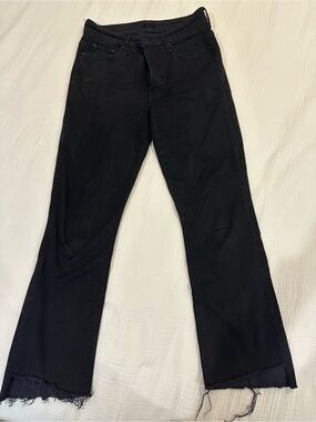Mother Denim The Insider Crop Step Fray - Black Raw Hem Jeans in Not Guilty 28